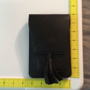 black, leather crossbody bag. RDIF blocking. NWT